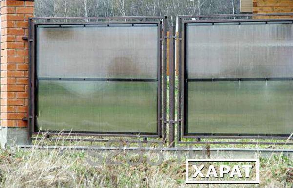 Фото Секционный забор из цветного поликарбоната 8 мм., высотой 2 м.