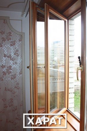 Фото Деревянное окно со стеклопакетом