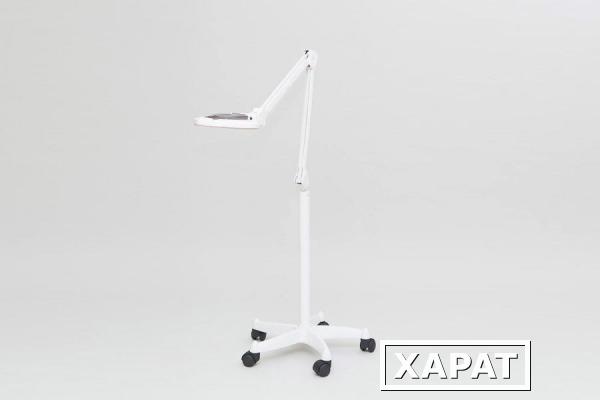 Фото Диодная лампа-лупа на штативе с колесами, серия SD