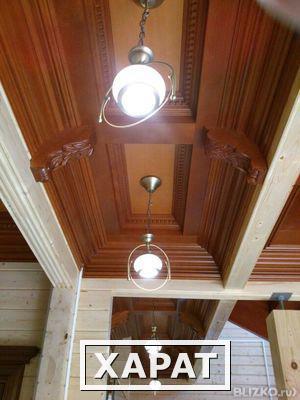 Фото Кессонные потолки из дерева с применением шпонированного мдф с резными накл