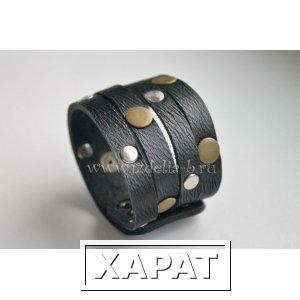 Фото Широкий кожаный браслет с разными кнопкакми