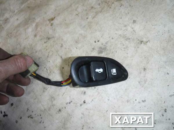 Фото Кнопка открывания крышки багажника Hyundai Sonata 5 (087298СВ2)