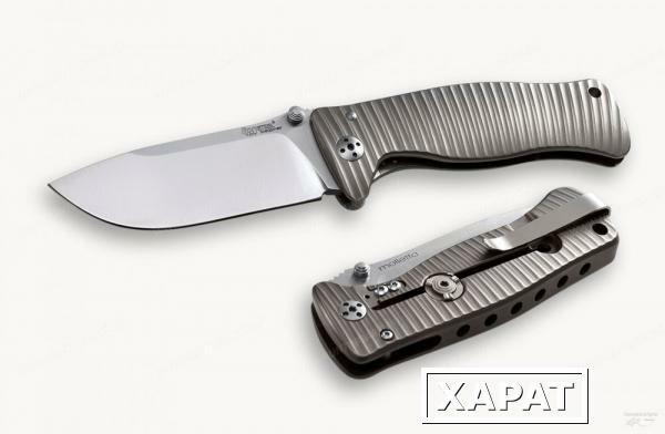 Фото Нож LionSteel серии SR-1 лезвие 94 мм, рукоять - титан в деревянной коробке Цвет Серый