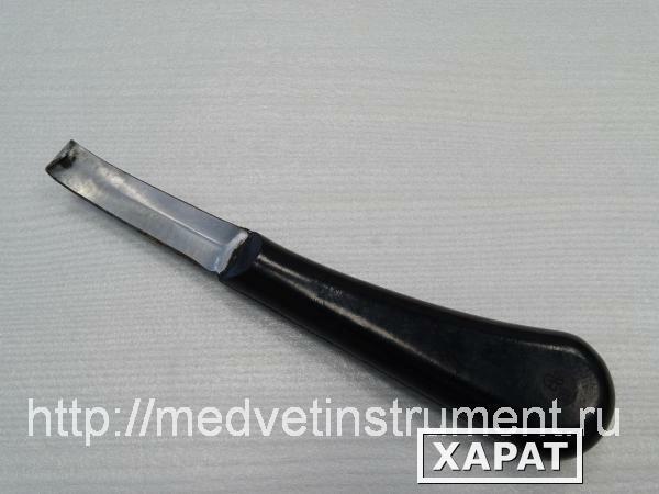 Фото Нож копытный обоюдоострый с пластмассовой ручкой