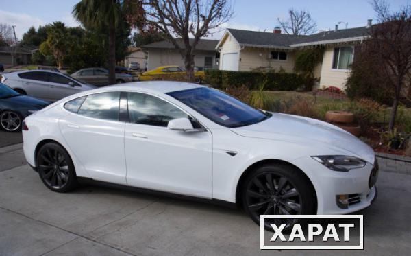 Фото Электромобиль Tesla Model S 85 Solid White Paint