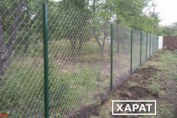 Фото Установка забора из сетки рабицы