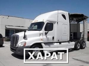 Фото Американский тягач FREIGHTLINER CA12564SLP - CASCADIA