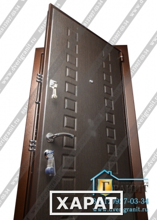Фото Гранит М2 Люкс - стальная дверь с вертикальными ригелями
