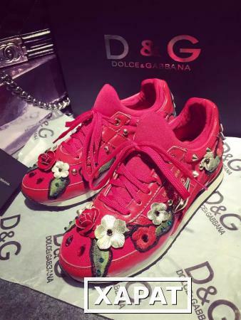 Фото DG Показать обувь ручной работы британской роскоши горный хрусталь Заклепки ретро смешанные цвета Розы цветок вокруг головы тапки