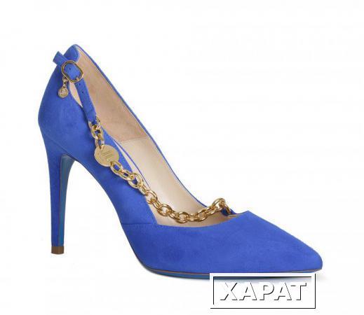 Фото LORIBLU Ярко-синие замшевые туфли с золотистой цепочкой от Loriblu