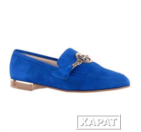 Фото RENZI Замшевые туфли яркого синего цвета с пряжкой на венском каблучке от бренда Renzi