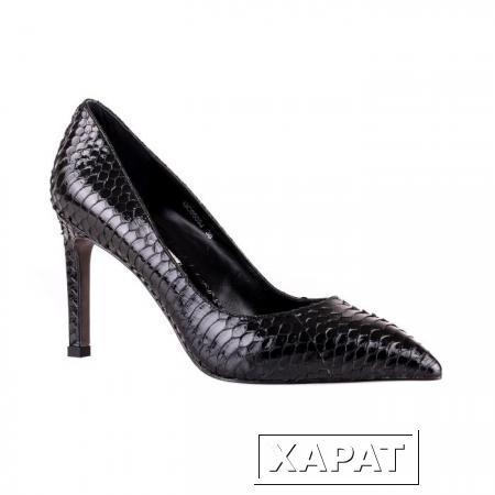 Фото REJOIS Черные лакированные туфли с текстурой кожи рептилии от Rejois