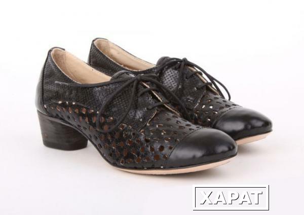 Фото ZAMAGNI Ботинки из черной кожи с перфорацией от бренда Zamagni