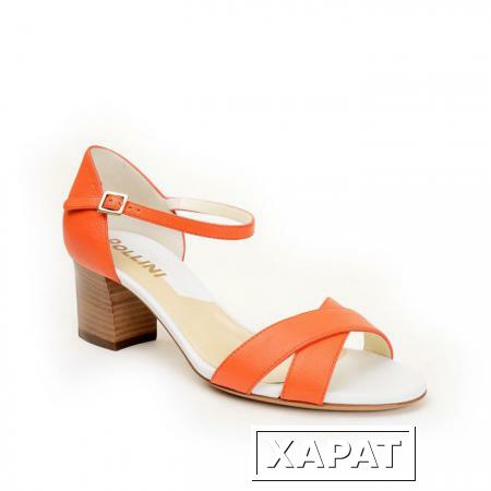 Фото POLLINI Ярко-оранжевые босоножки на квадратном каблуке от бренда Pollini