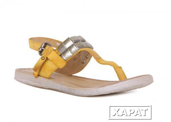 Фото AIR STEP Желтые кожаные сандалии с металлическим декором от Air Step