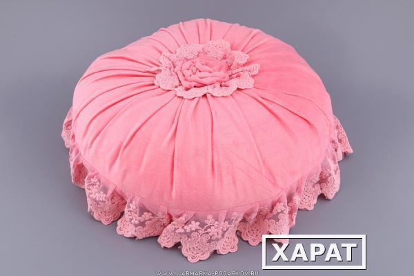 Фото Подушка декоративная круглая d-50см с кружевом, розовая