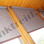 фото Рулонные шторы на коричневые пластиковые окна