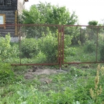 фото Забор из сетка рабица в рамке