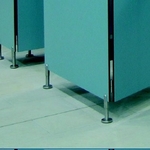 Фото №12 Кабины сантехнические и перегородки туалетные разделительные, фурнитура нержавеющая для монтажа, пластик Hpl, крепеж