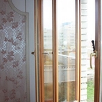 фото Деревянное окно со стеклопакетом