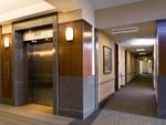фото Облицовка лифтовых порталов кварцевым агломератом