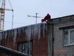 фото Уборка снега с крыш в Ижевске