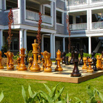 фото Гигантские шахматы из тикового дерева