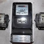 фото Счетчики электрические 3х фазные Электорсчетчики 380 в Аналоговые старого образца.