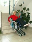 фото Гусеничный инвалидный подъемник