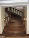 Фото №2 Лестницы из дуба на деревянных тетивах