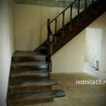 Фото №2 Деревянная лестница на тетивах