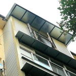 фото Козырьки на окна и балконы в Сочи