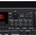 фото CD/CC-проигрыватель TASCAM CD-A550