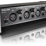 фото USB аудио/MIDI интерфейс TASCAM US-4x4