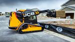 фото Компактный гусеничный погрузчик JCB 3TS-8T Teleskid