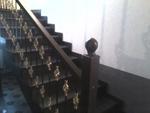 Фото №3 Лестницы из ясеня на деревянных косоурах