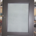 фото Дверь из массива с тонированным матовым стеклом (под заказ)