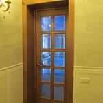фото Межкомнатная дверь покрытые шпоном ясеня Берест со стеклом коричневый