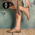 фото Yi ГУ 2015 новый ретро толстая Женская обувь ручной работы кожаные ботинки с глубокой резьбой заостренный котенка пятки женщин