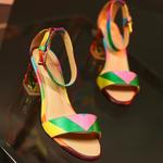 фото V балджа новый цвет соответствия Rainbow сандалии Женская обувь с кожаной грубой кристалла с сандалиями в летний бум