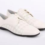 фото LORIBLU Белые ботинки из кожи с вышивкой от бренда Loriblu