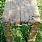 Фото №5 Дубовый столик с декором из металла.