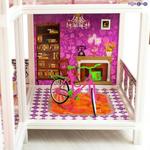 Фото №7 3-этажный кукольный дом (угловой) с 6 комнатами, мебелью, 3 куклами и велосипедом в наборе (PPCD116-07)