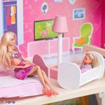 Фото №4 Большой дом для куклы "Муза" с 16 предметами мебели, качелями и лифтом (PD315-01)