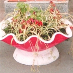 фото Вазон бетонный средний для цветов и растений
