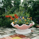 фото Вазон бетонный малый для цветов и растений